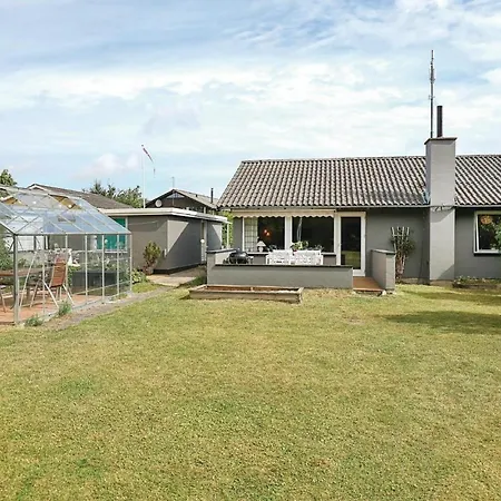 Two-bedroom In Neksø