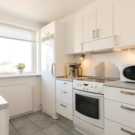 Vakantiehuis Two-bedroom In Neksø
